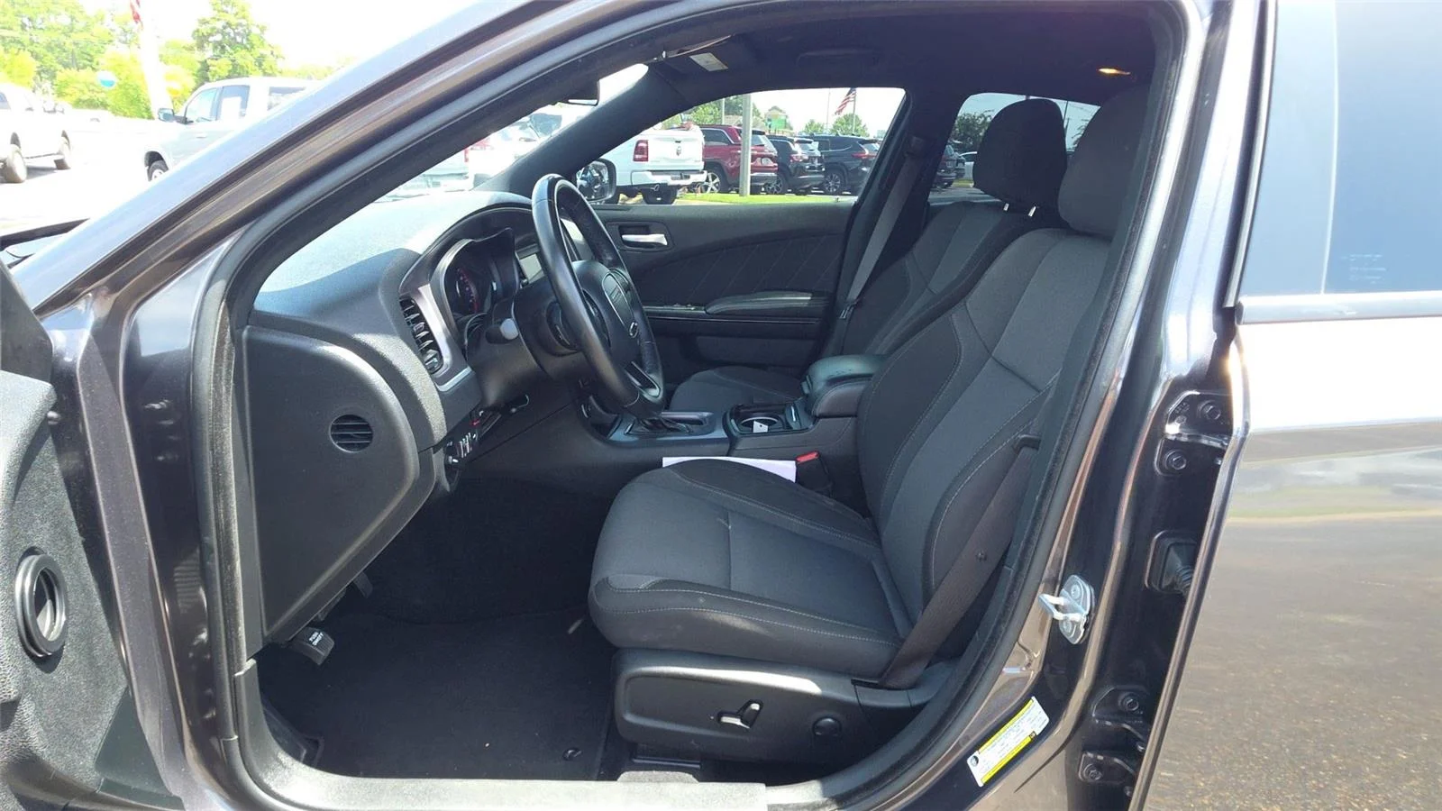 Used 2022 Granite Pearlcoat Dodge SXT image 23
