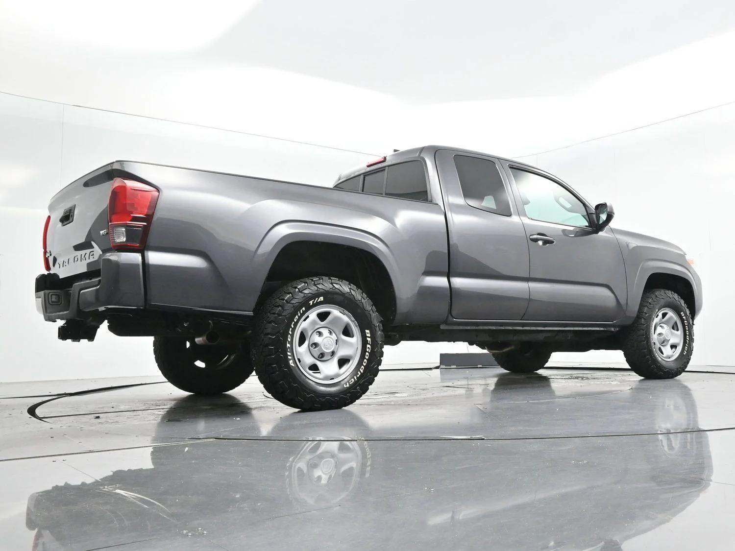 Used 2019 Magnetic Gray Metallic Toyota SR5 image 41