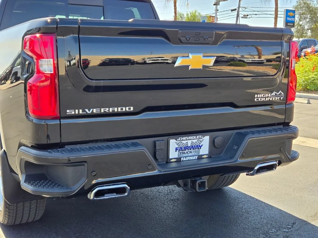 Used 2024 Black Chevrolet High Country image 5