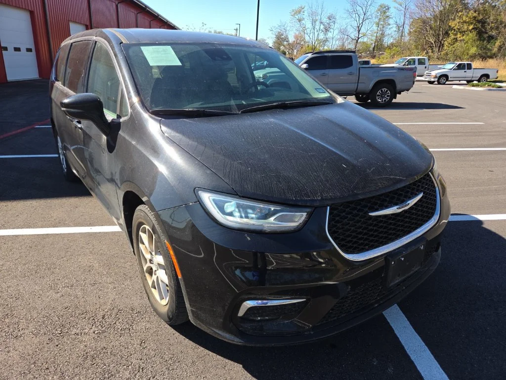 Used 2024 Black Chrysler Touring L image 1