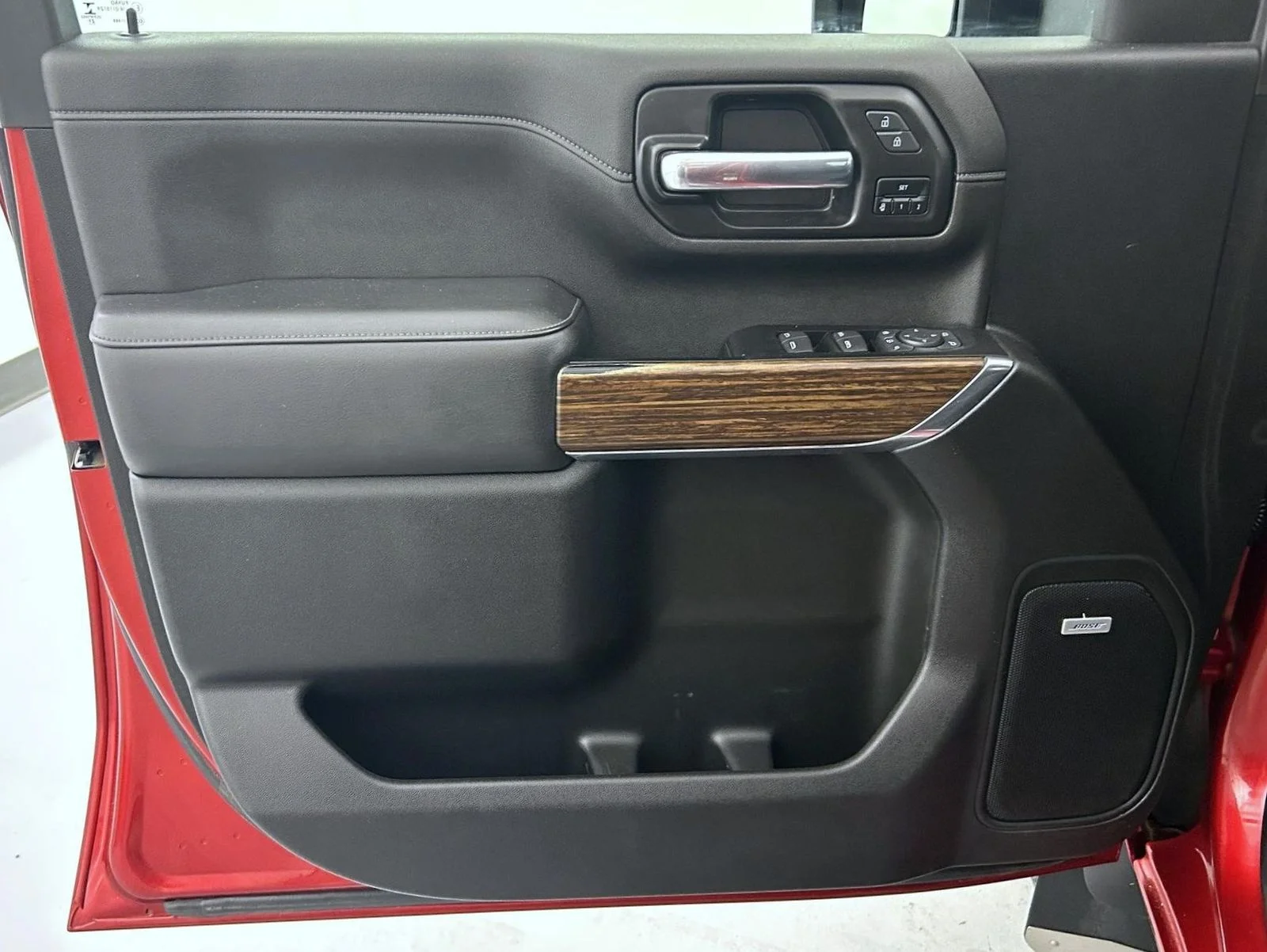 Used 2022 Red Chevrolet High Country image 9