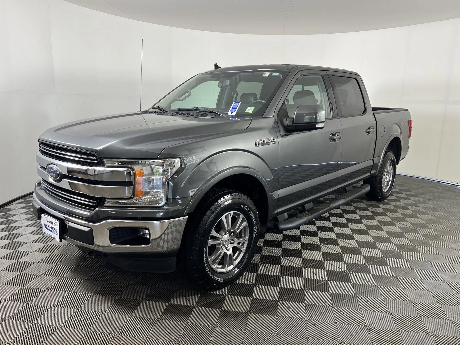 Used 2020  Ford XL image 29