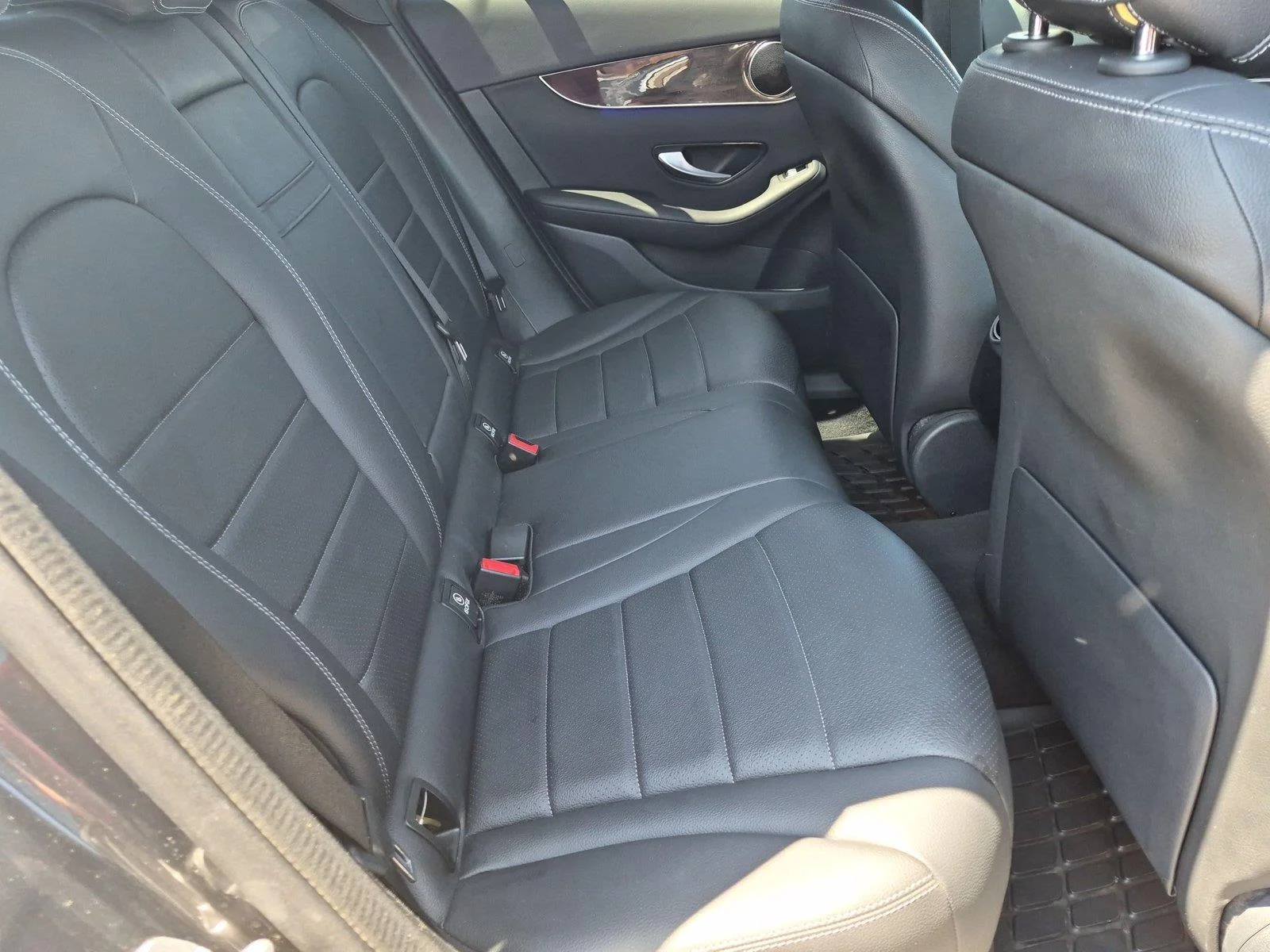 Certified Used 2022 Graphite Grey Metallic Mercedes-Benz GLC 300 image 35
