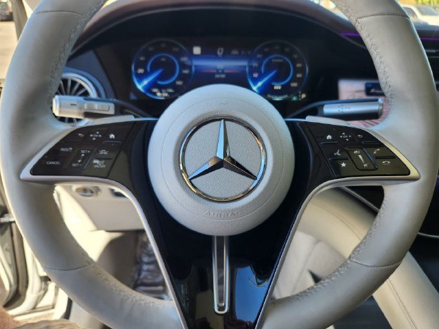 Certified Used 2023  Mercedes-Benz 580 image 24