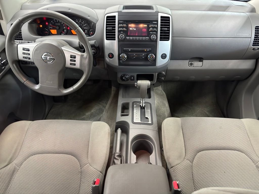 Used 2014 Silver Nissan SV image 17