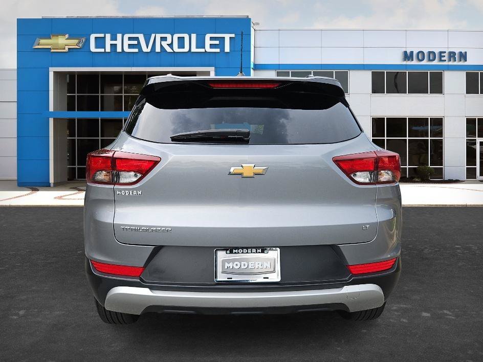 Used 2023 Sterling Gray Metallic Chevrolet LT image 4