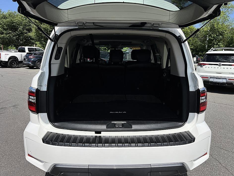 Used 2024 Aspen White Tricoat Nissan SL image 15
