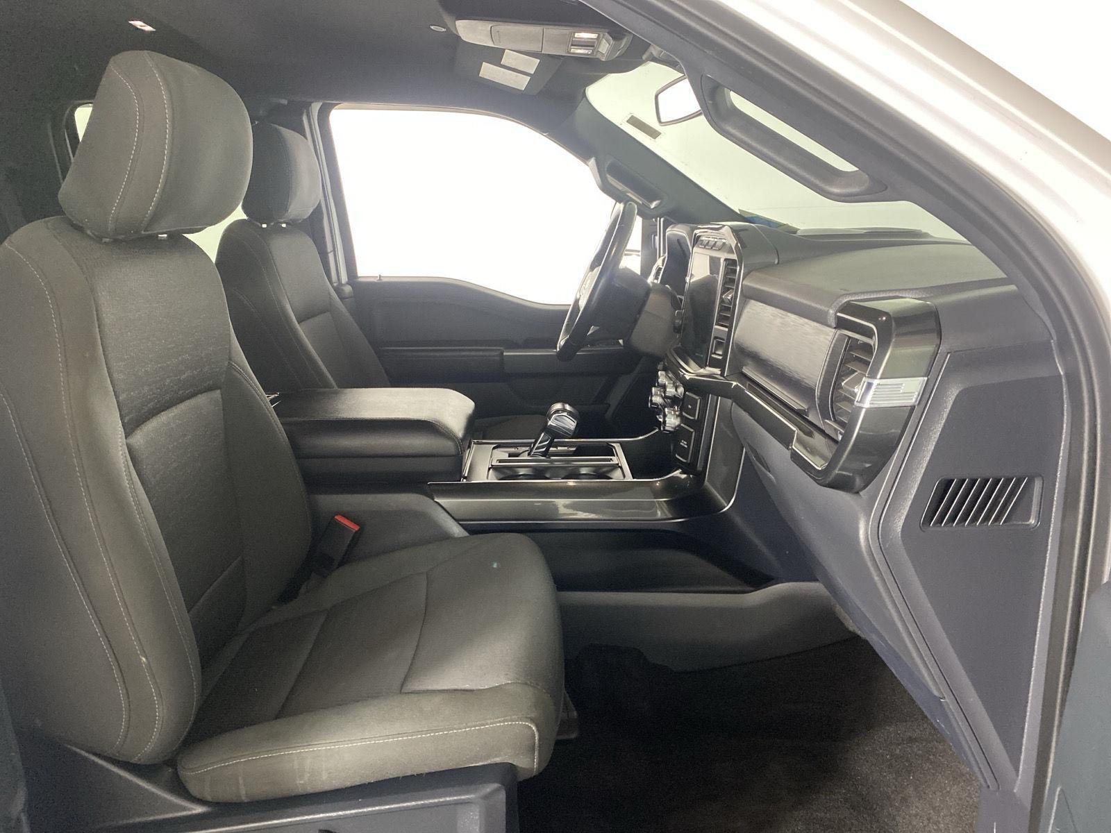 Used 2021 Oxford White Ford XLT image 37
