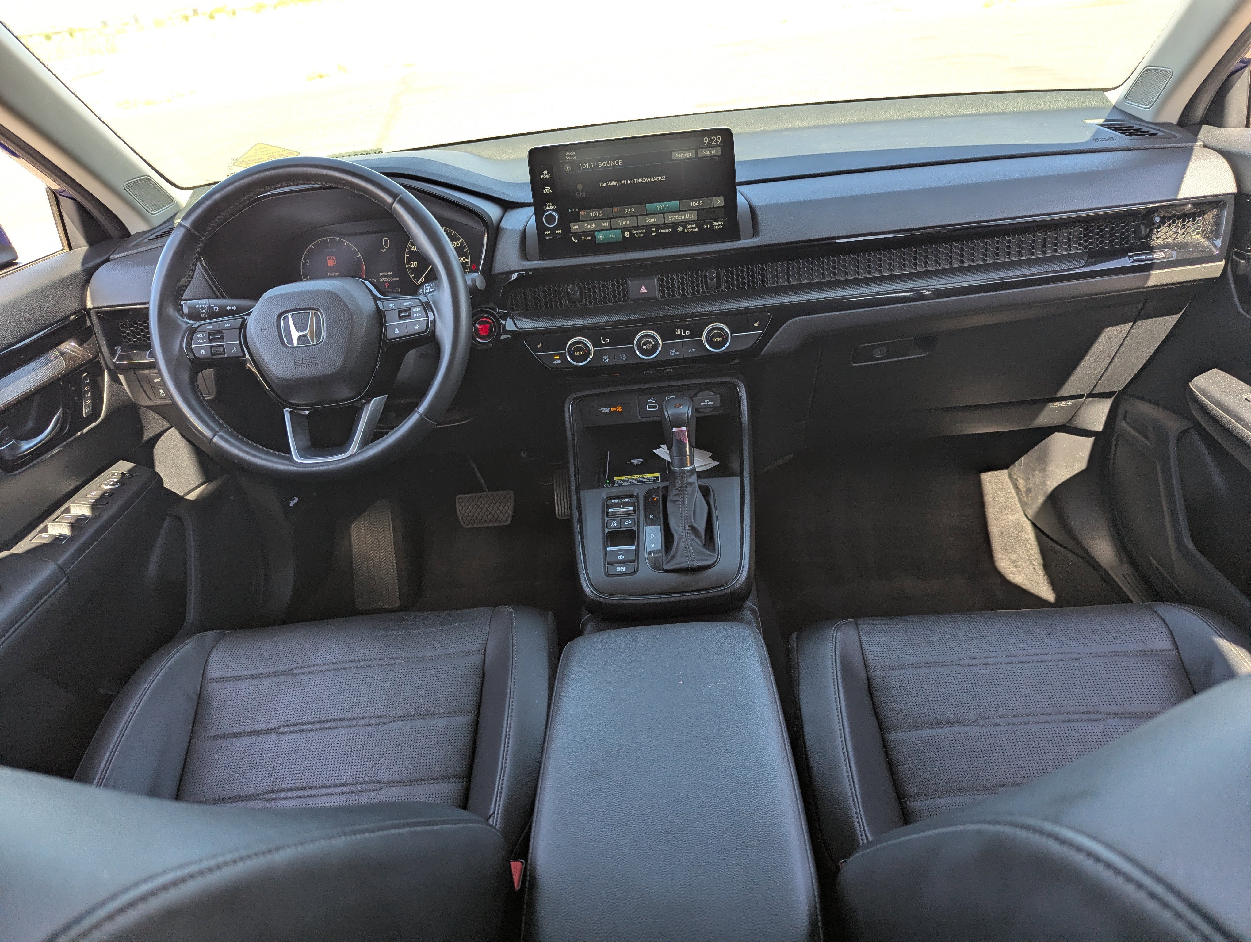 Used 2025 Solar Silver Metallic Honda EX-L image 15