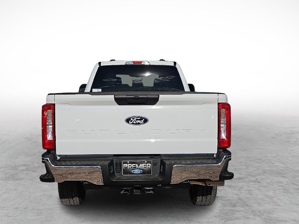 New 2027 Oxford White Ford F-350® XLT image 9