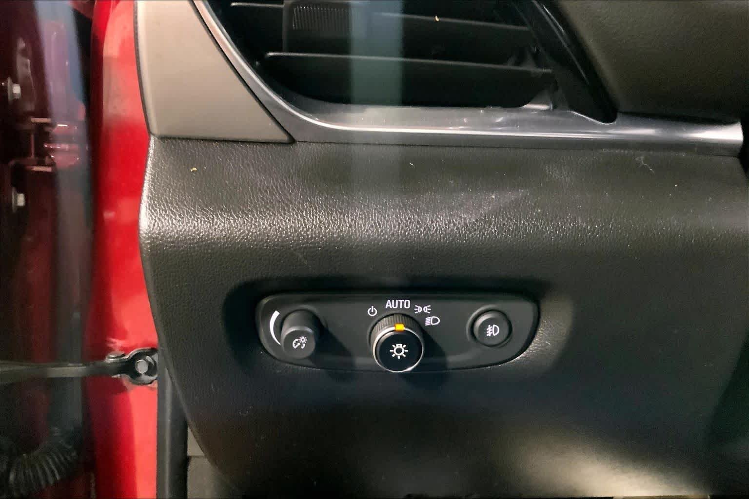 Used 2018 Cajun Red Tintcoat Chevrolet LT Cloth image 35
