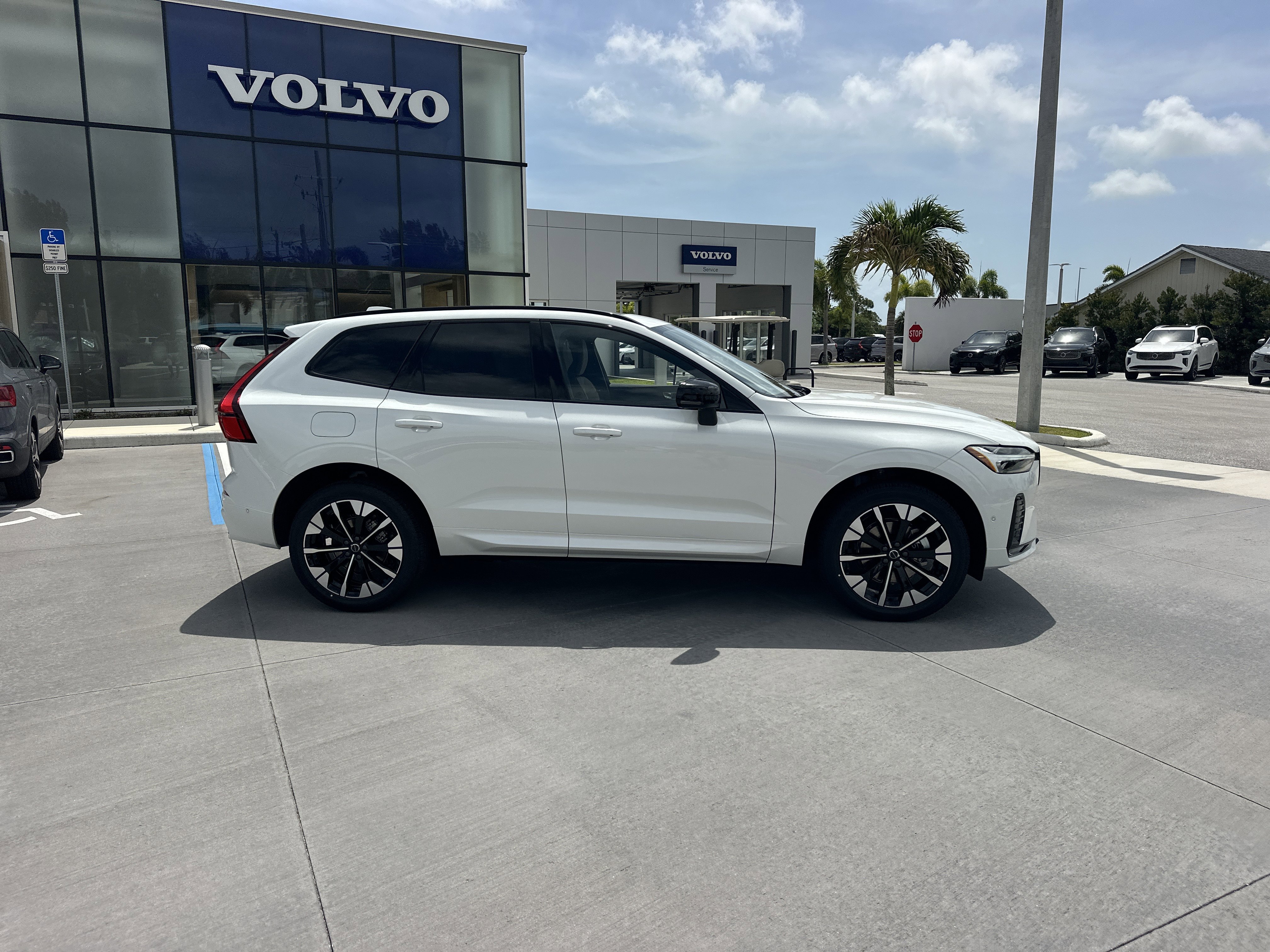 New 2026  Volvo Plus image 6