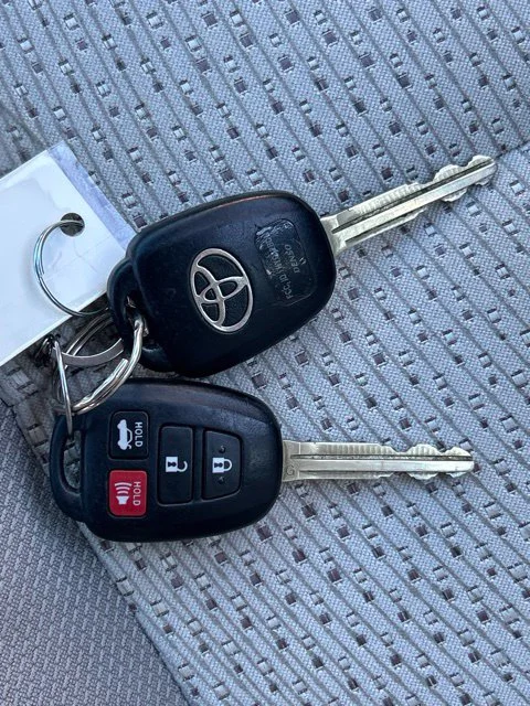 Used 2012 Silver Toyota LE image 55