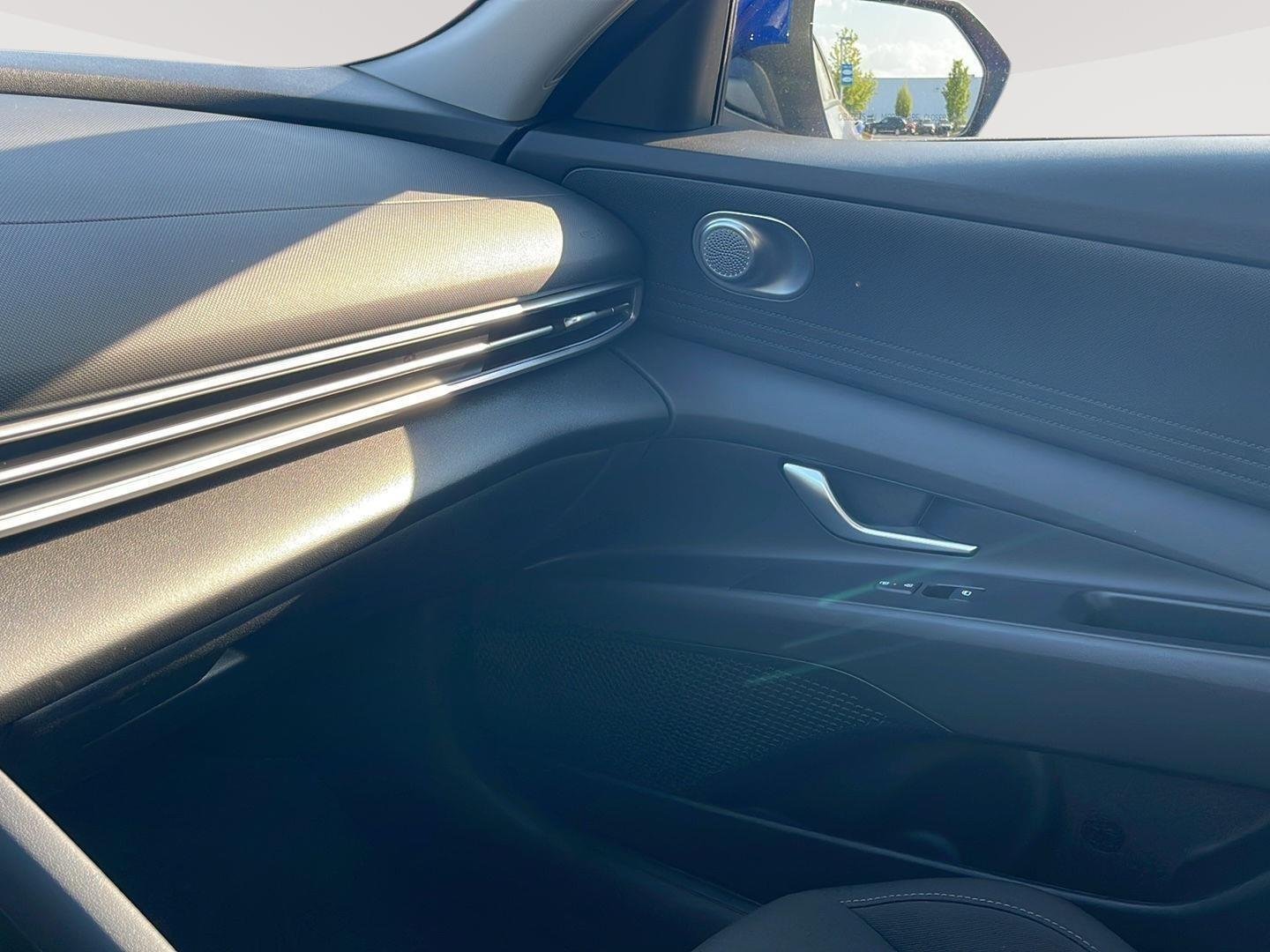 2024 Hyundai Elantra SEL - Photo 30