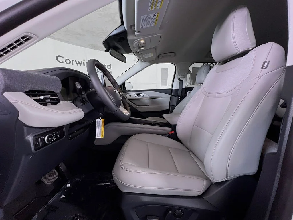 New 2026 Star White Metallic Tri-Coat Ford Active image 26