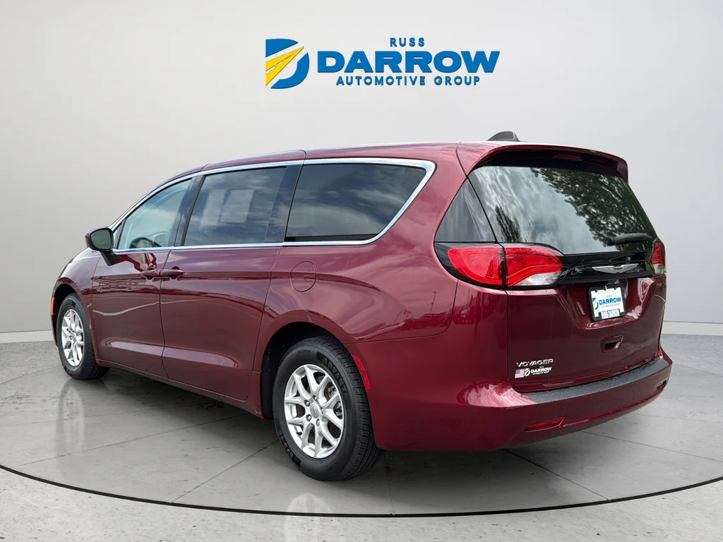 Used 2023 Red Chrysler LX image 3
