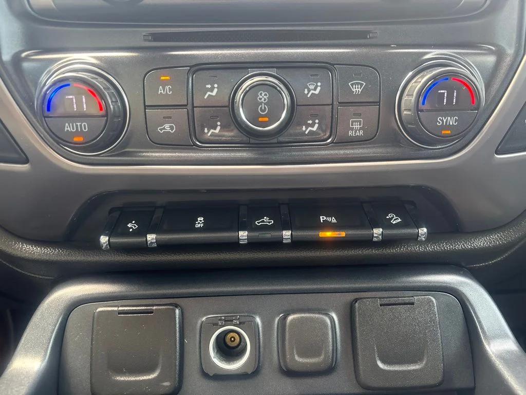 Used 2016 White GMC SLT image 20