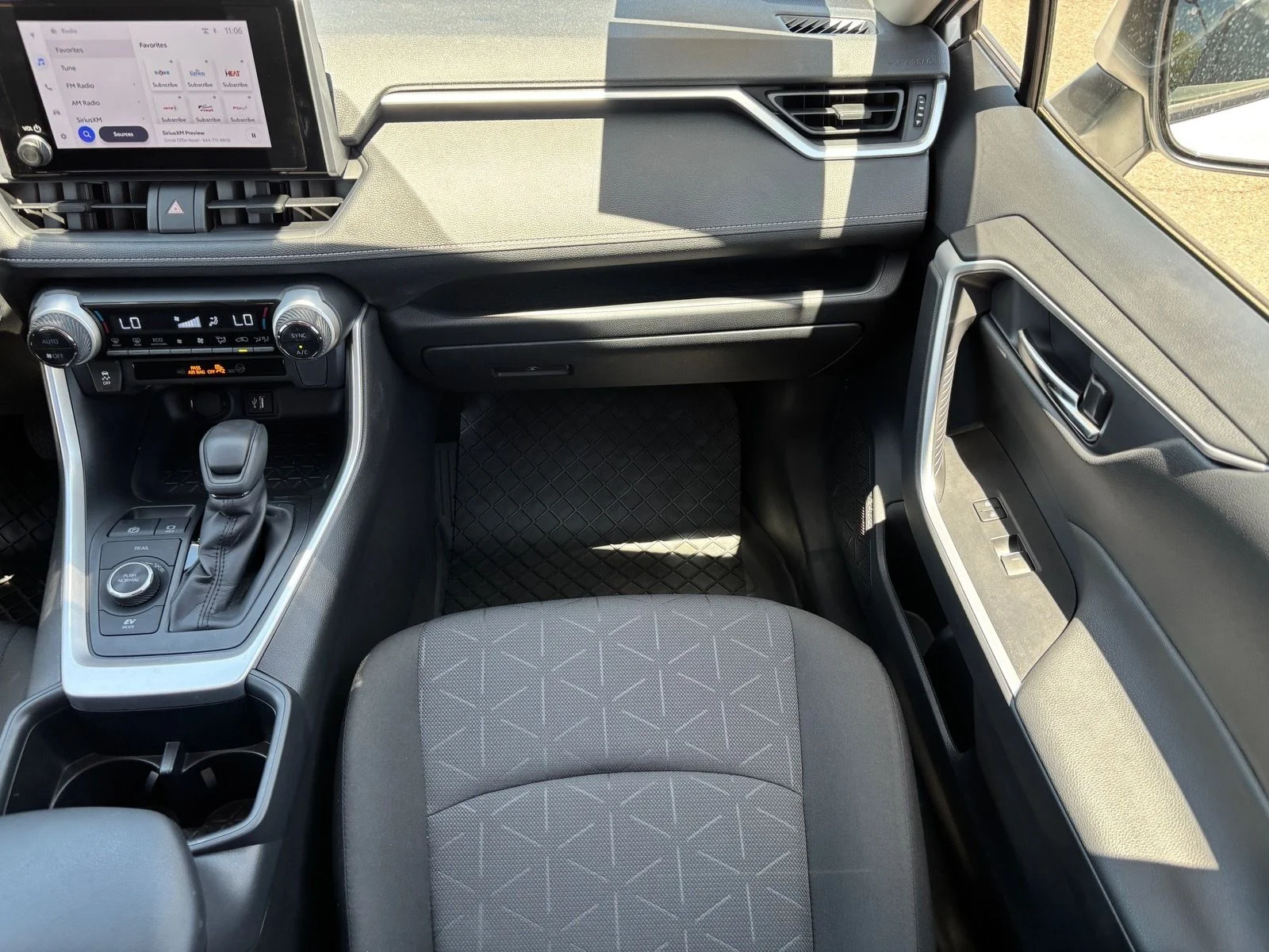 Used 2024 Ice Cap Toyota XLE image 14