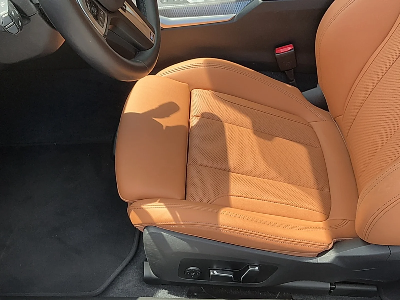Used 2024  BMW i image 14