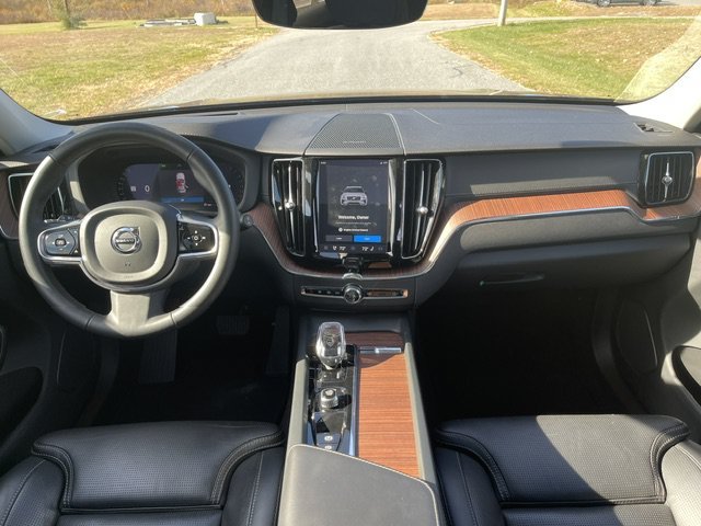 Used 2024 Black Volvo Ultimate Dark Theme image 13