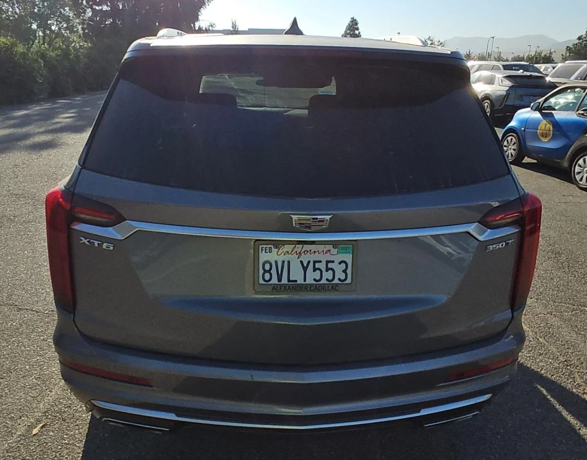 Used 2021 SATIN STEEL METALLIC Cadillac Luxury image 5