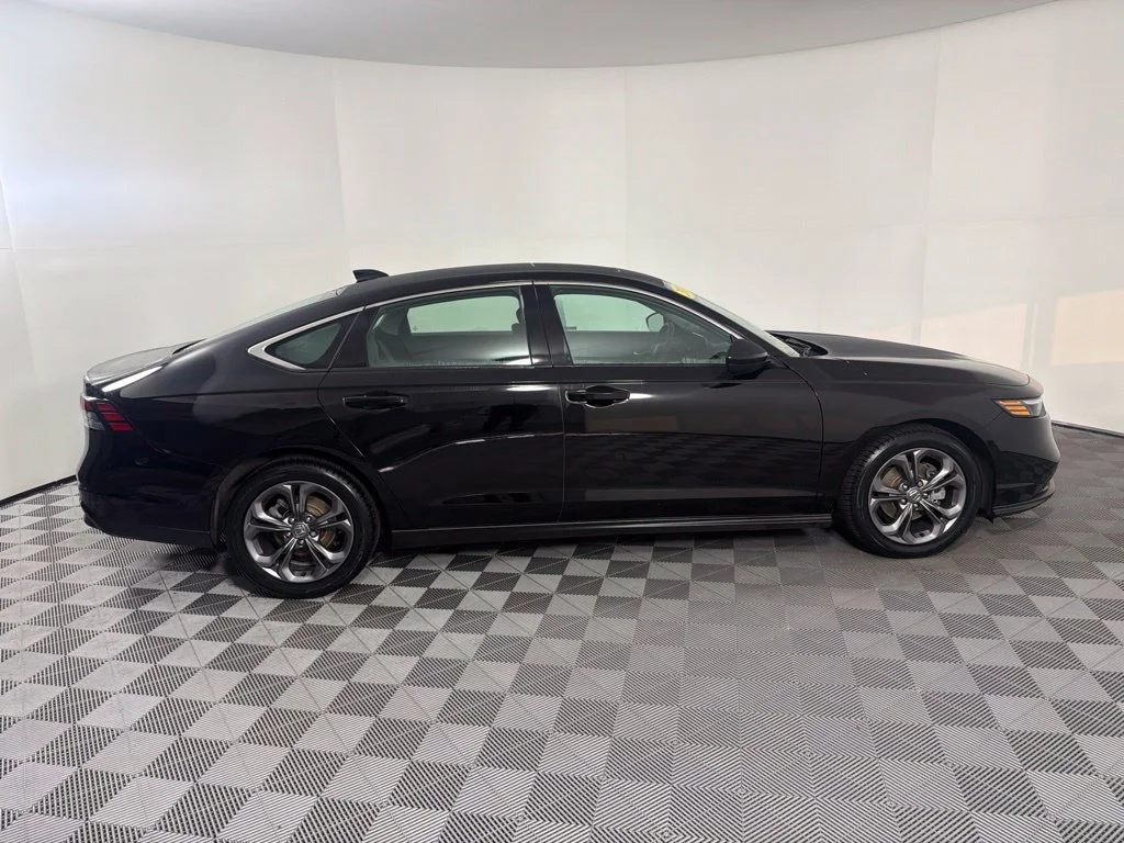 Used 2024 Crystal Black Pearl Honda EX image 9