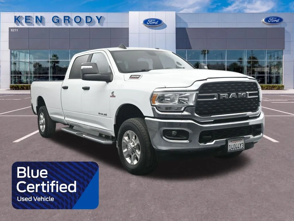 2024 RAM 3500 Big Horn 4X4 Crew Cab LWB's photo
