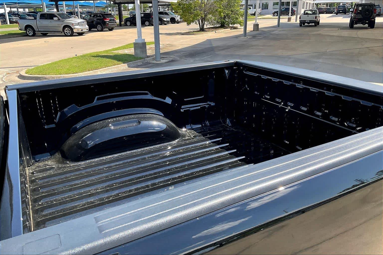 New 2026 Diamond Black Crystal Pearl-Coat Exterior Paint RAM Warlock image 16
