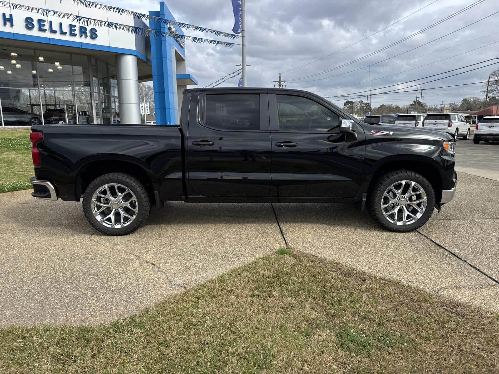 2026 Chevrolet Silverado 1500 LT - Photo 6