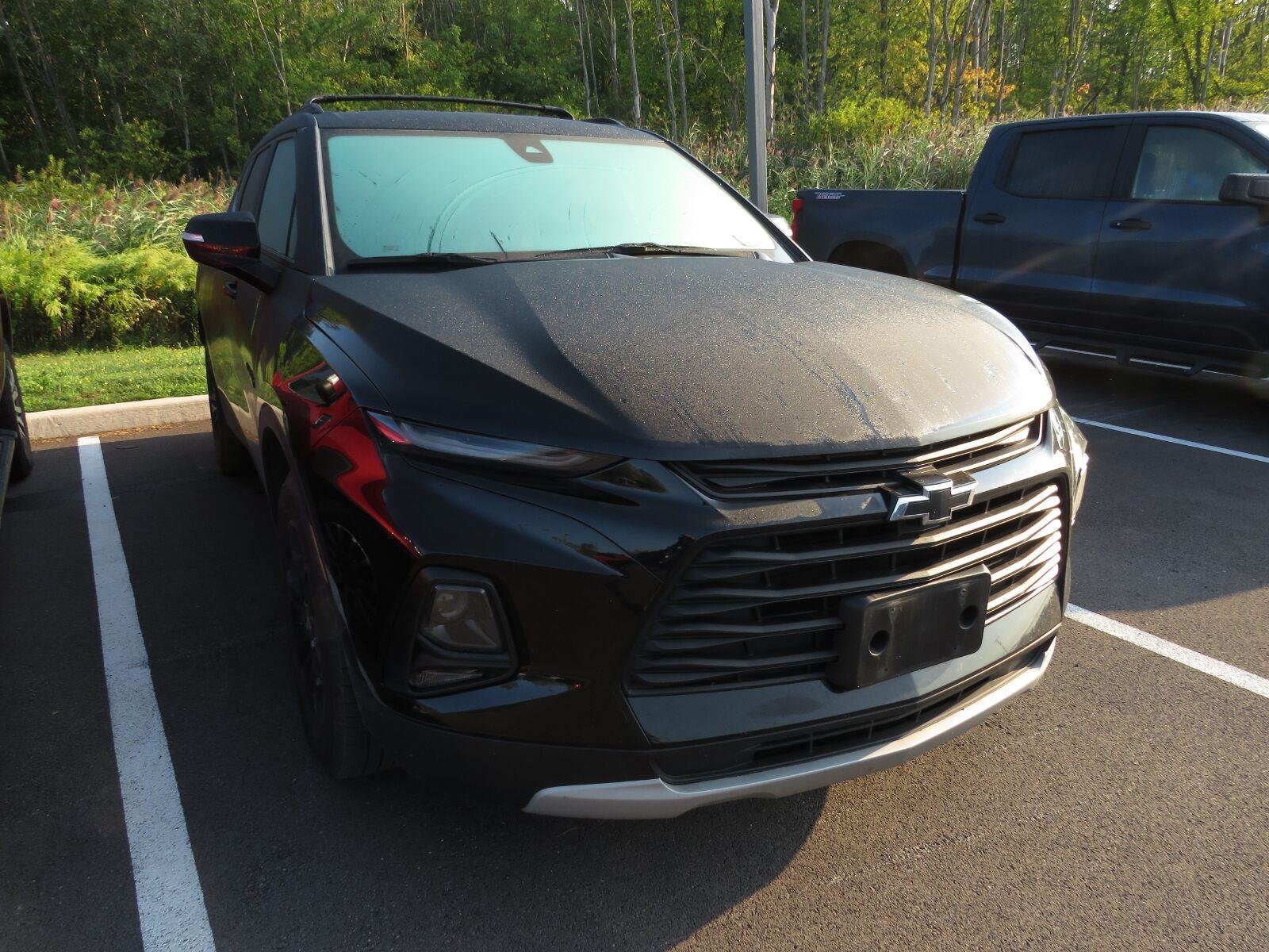 Used 2022 BLACK Chevrolet LT image 2