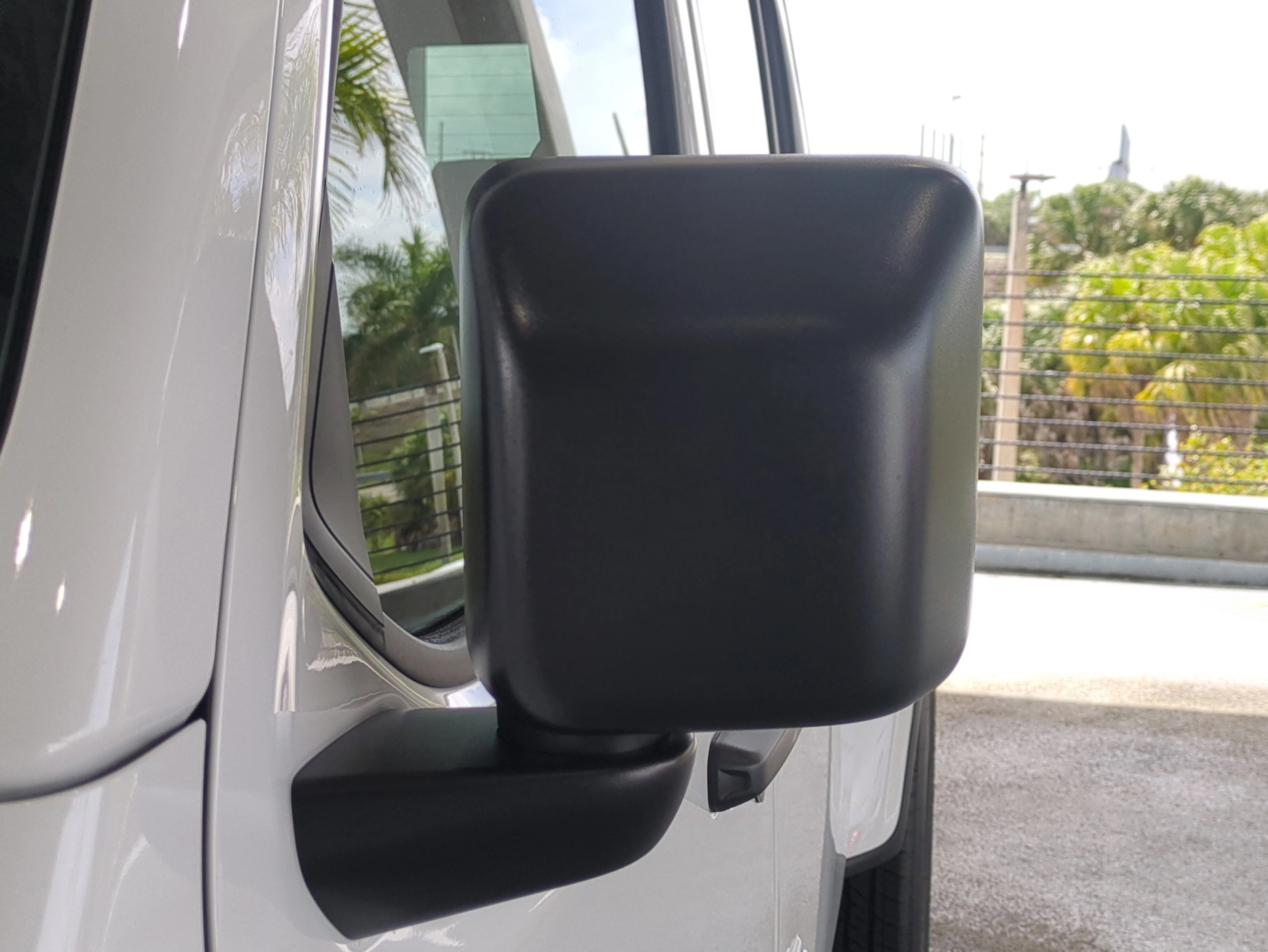 New 2026 Bright White Clear-Coat Exterior Paint Jeep Sahara image 11