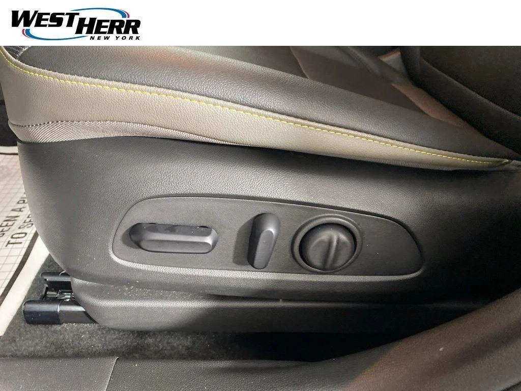 Used 2025 Sterling Gray Metallic Chevrolet FWD ACTIV image 14