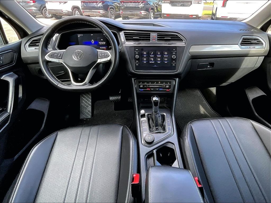 Used 2022 Black Volkswagen 2.0T SE image 21