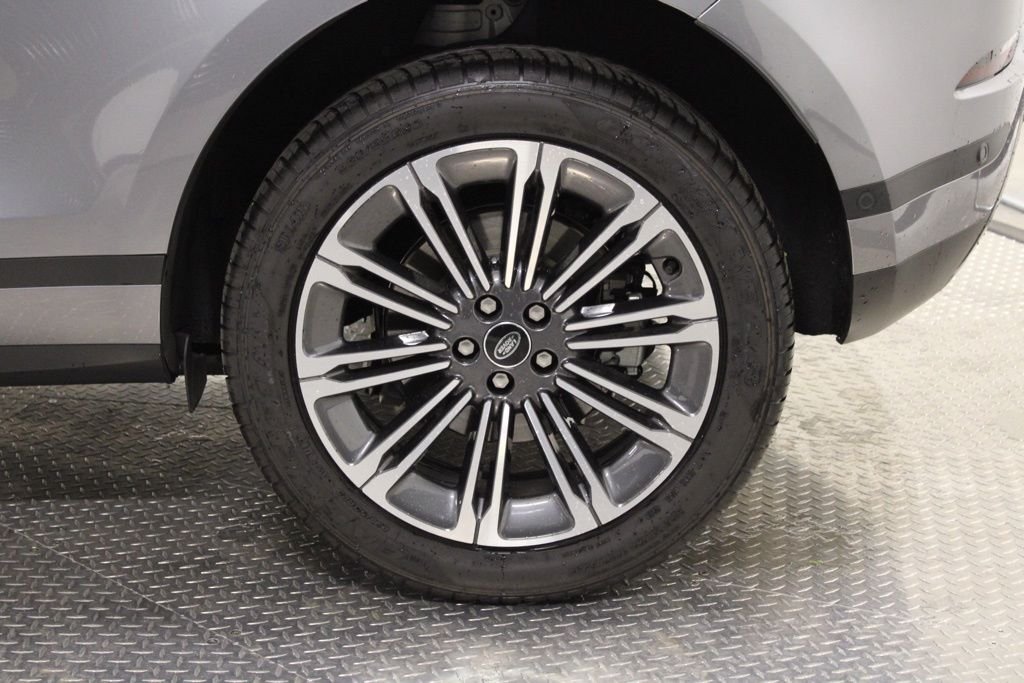 Used 2026 Gray Land Rover S image 36