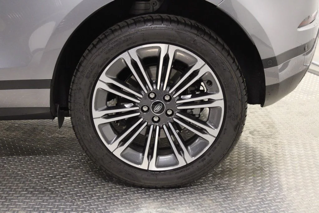Used 2026 Gray Land Rover S image 36