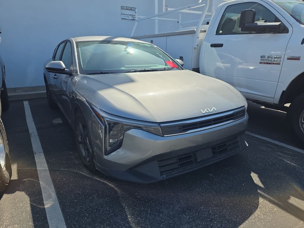 2025 Kia K4 LXS AT's photo