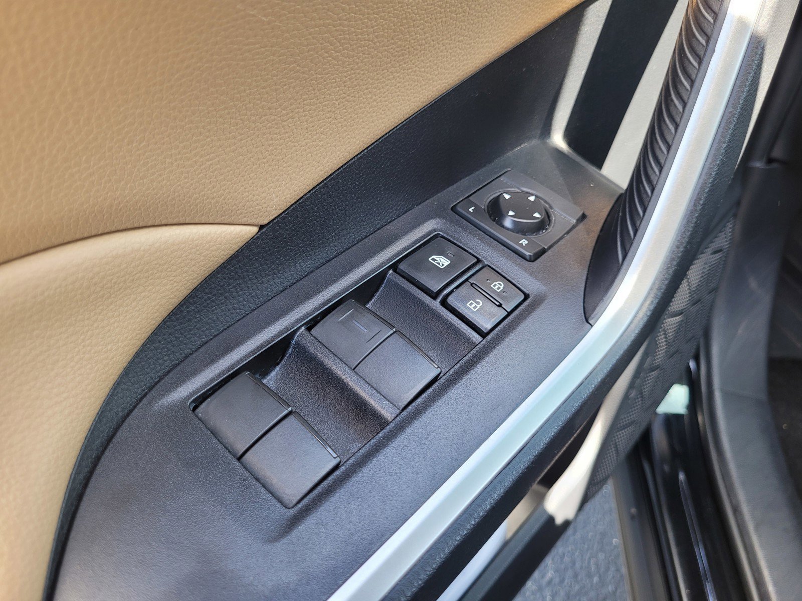Used 2021 Black Toyota Hybrid LE image 26