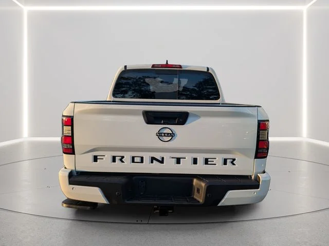 New 2026 Glacier White Nissan Crew Cab SV image 5