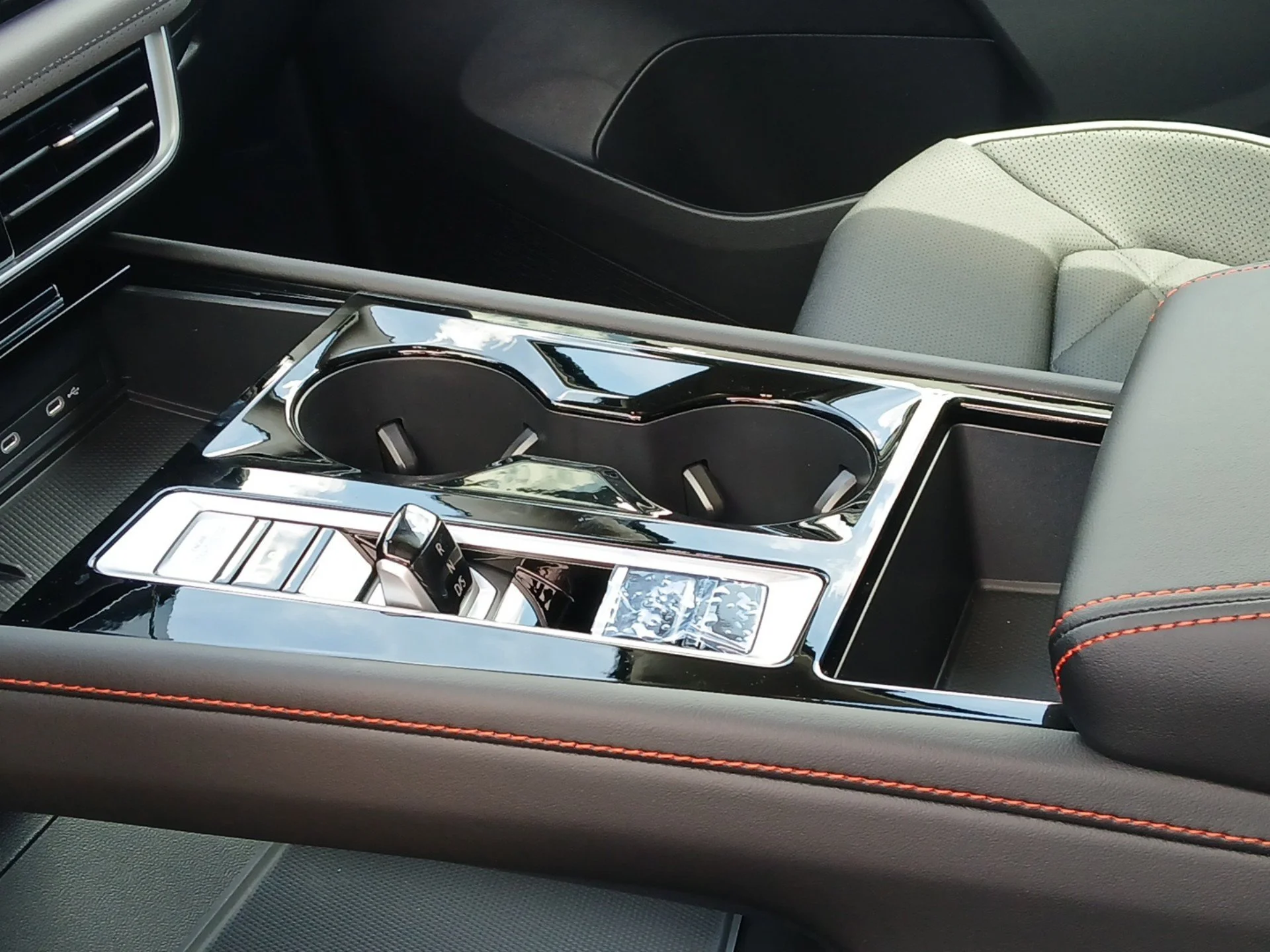 New 2026 Deep Black Pearl Volkswagen 2.0T Peak Edition image 13