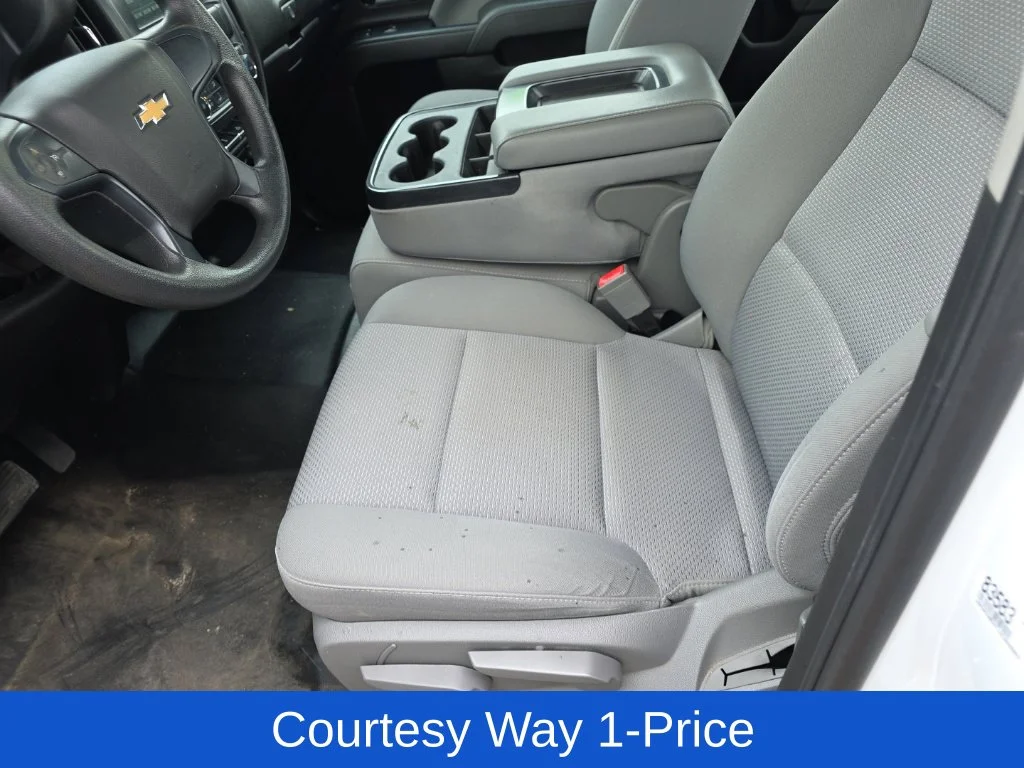 Used 2018 White Chevrolet WT image 9