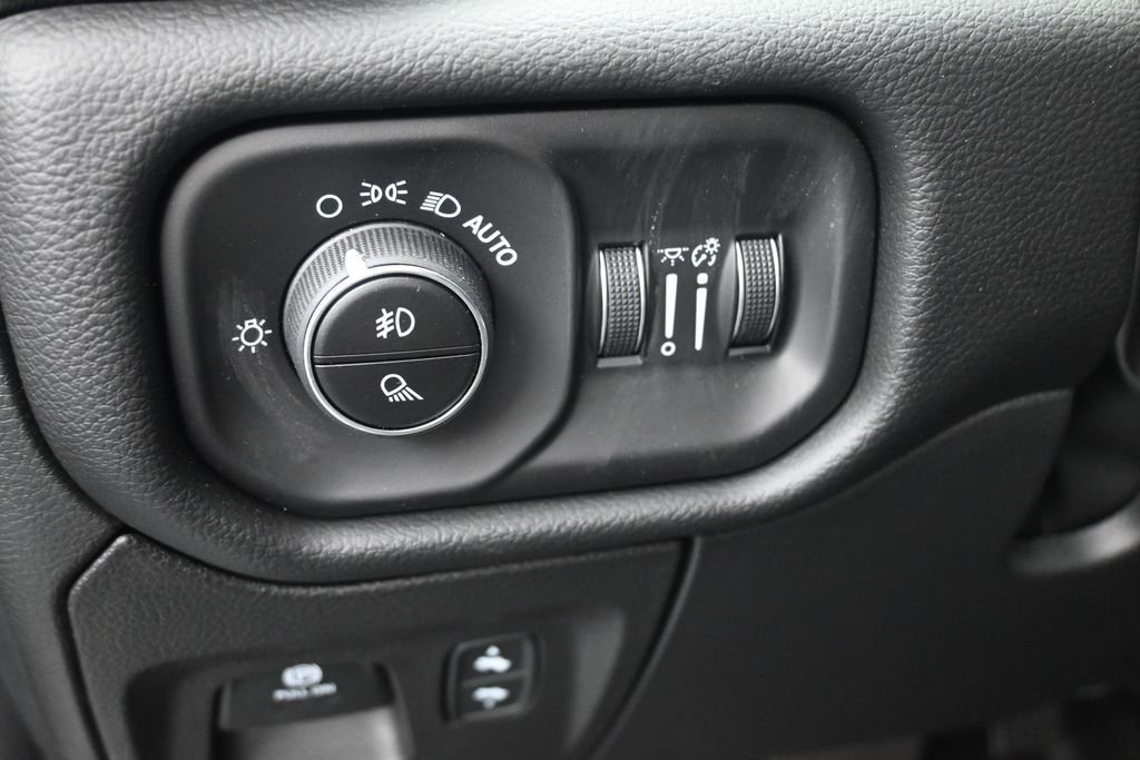 New 2026 Canyon Lake Exterior Paint RAM Laramie image 21