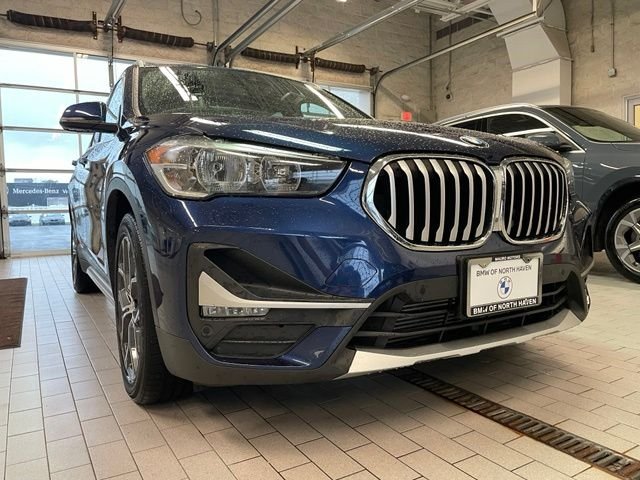 Used 2020 Blue BMW xDrive28i image 2