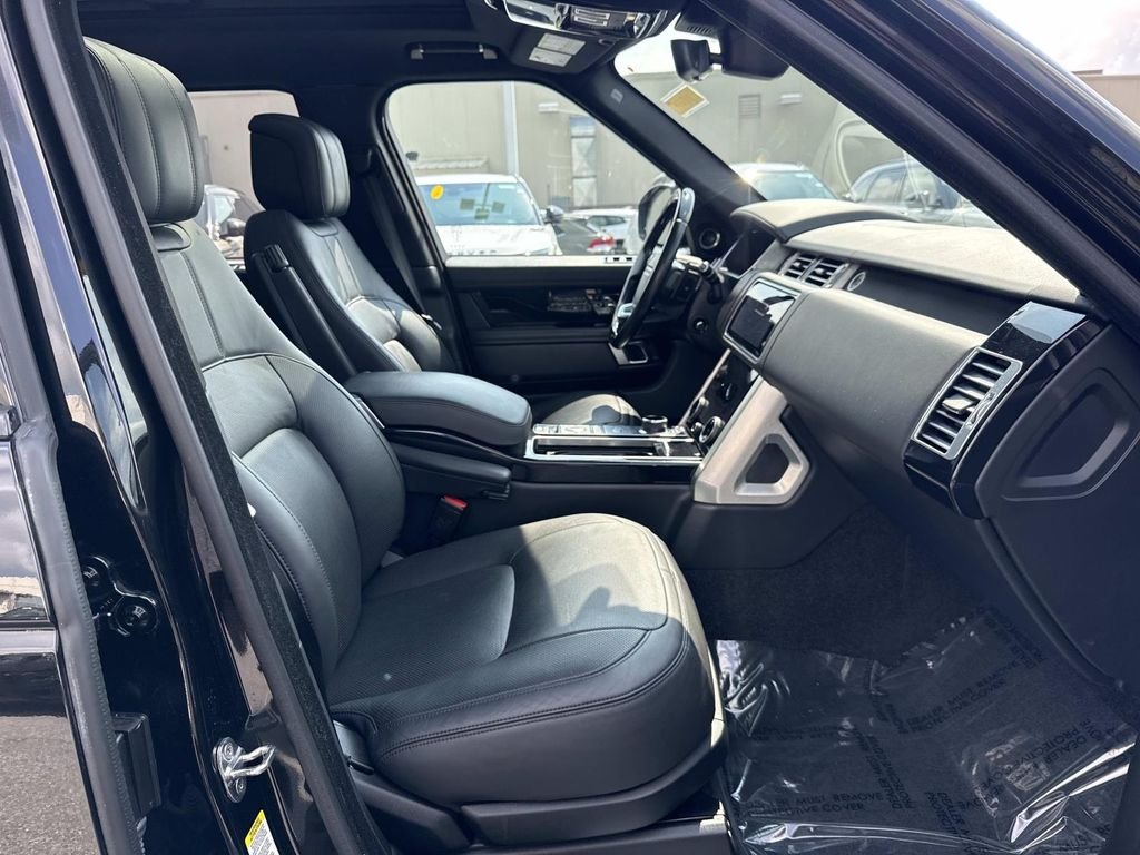 Used 2019 Black Land Rover 5.0L V8 Supercharged image 13