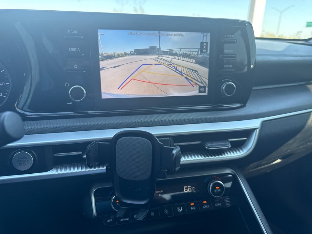 Used 2021 Silver Kia LXS image 14