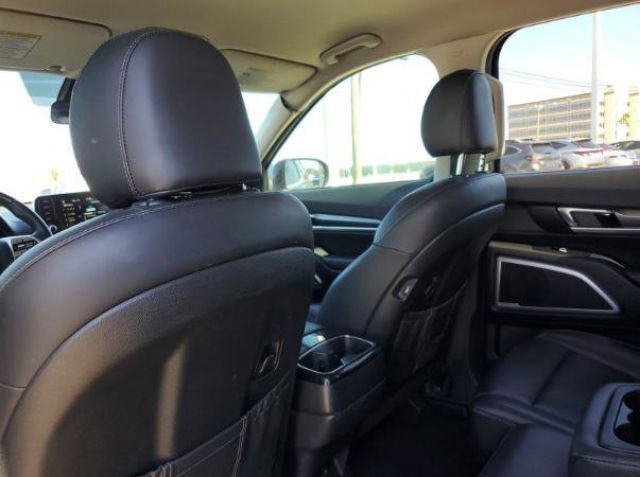 Used 2020 Ebony Black Kia LX image 12