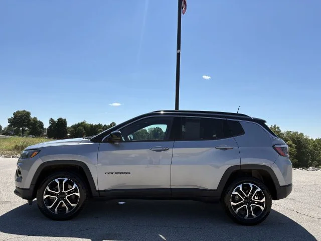 Used 2024 Silver Jeep Limited image 20