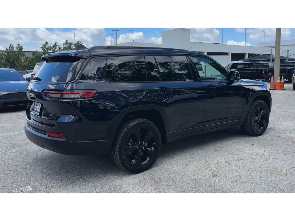 Used 2024 Blue Jeep Limited 4x2 image 8