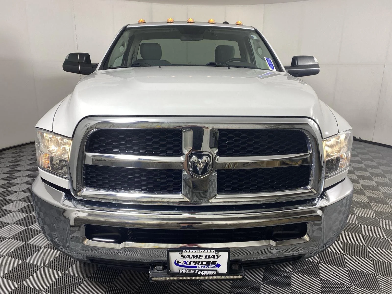 Used 2017 Bright White Clearcoat Ram Tradesman image 4
