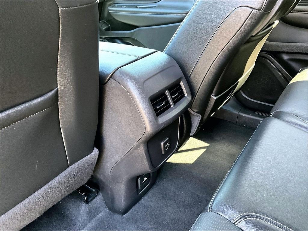 Used 2023 Silver GMC SLT image 23