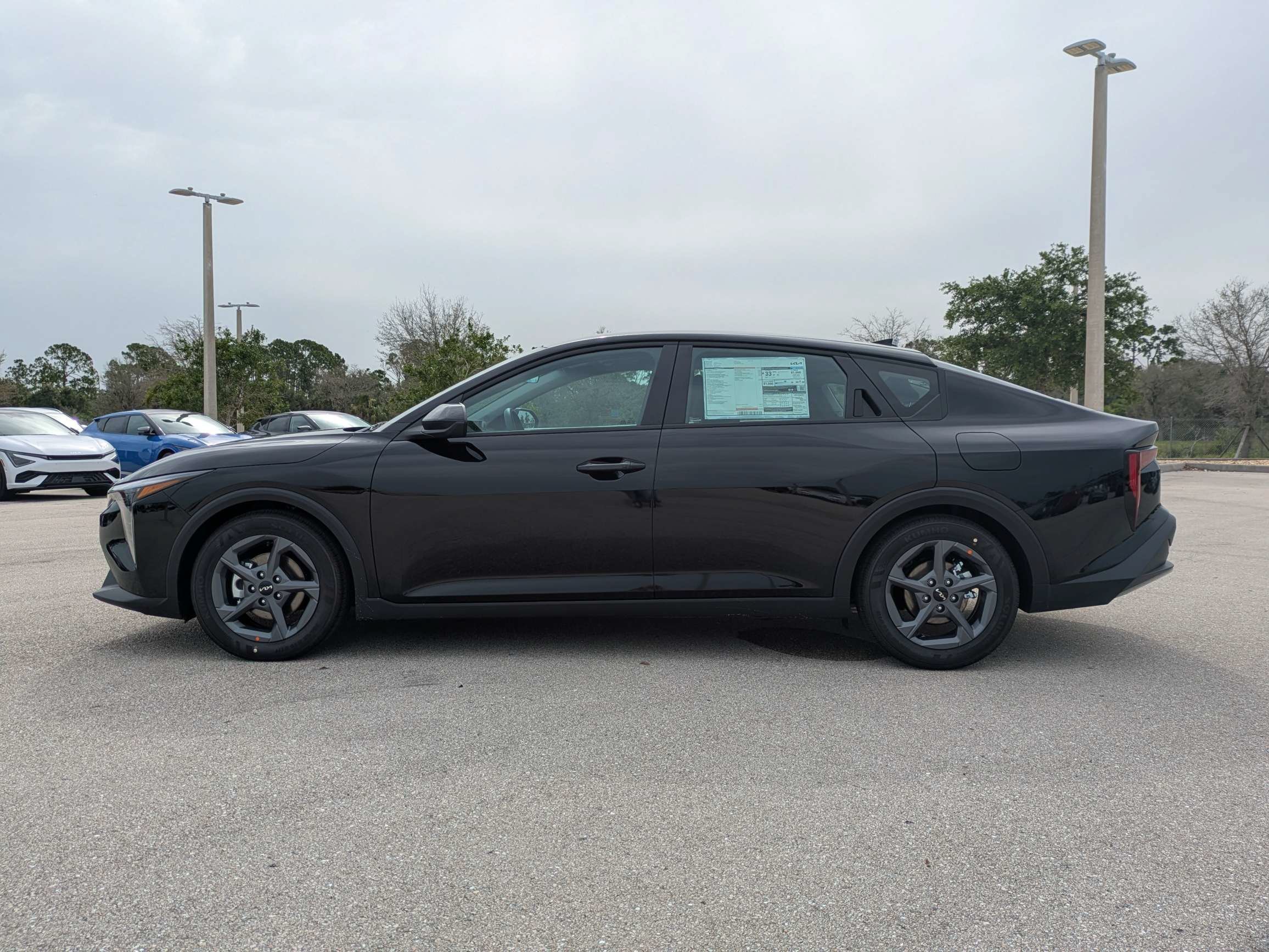 New 2026 Aurora Black Pearl Kia LXS image 8